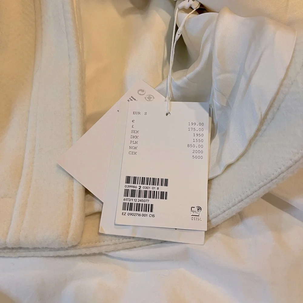 &Other Stories Winter Jacket Size Small - Picture 4 of 4